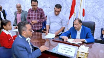 محافظ سوهاج يعقد اللقاء الجماهيري الأسبوعي للاستماع إلى شكاوى وطلبات المواطنين