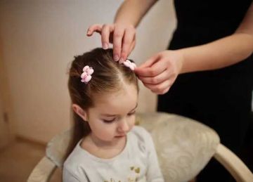 مع العودة إلى المدارس.. 4 تسريحات للشعر في 5 دقائق