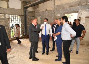 وزير الصحة يوجه بزيادة عدد الأطباء بمستشفى الهرم وإنهاء عقود شركتي النظافة والأمن (تفاصيل) وزير الصحة يوجه بزيادة عدد الأطباء بمستشفى الهرم وإنهاء عقود شركتي النظافة والأمن (تفاصيل)