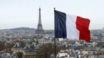 فرنسا تواجه مأزقا سياسيا جديدا وحزب النهضة يدعو إلى التهدئة والحوار