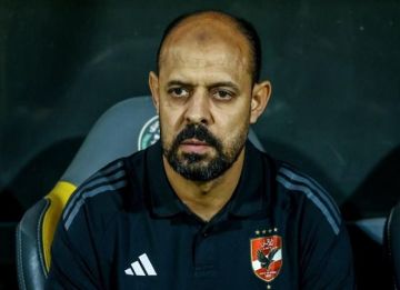 محاضرة فنية للنحاس مع لاعبي الأهلي قبل مران اليوم محاضرة فنية للنحاس مع لاعبي الأهلي قبل مران اليوم