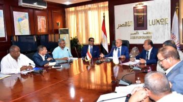 محافظ الاقصر يبحث احتياجات المدن من خلال الخطة الاستثمارية 2025 - 2026 محافظ الاقصر يبحث احتياجات المدن من خلال الخطة الاستثمارية 2025 - 2026