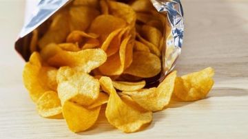من 3 لـ 7 مرات فى الأسبوع .. كوارث تصيبك عند تناول بطاطس الشيبسي من 3 لـ 7 مرات فى الأسبوع .. كوارث تصيبك عند تناول بطاطس الشيبسي