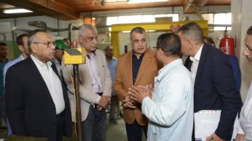 تنتج لأول مرة فى مصر.. وزير الإنتاج الحربي يتابع مراحل تصنيع الطلمبات الغاطسة بمصنع 270 الحربي