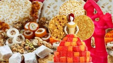 حكم توزيع حلوى المولد النبوي على الفقراء والمحتاجين وهل يمكن اعتبار قيمتها من الزكاة؟