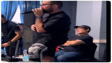 وضعها فى جبيرة.. إصابة ابن محمد ثروت فى قدمه