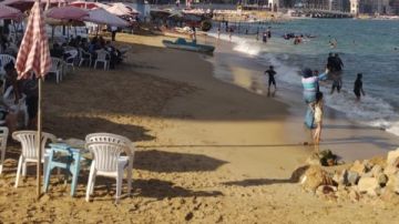 تحذير من نزول المياه بالعجمي ورفع الرايات الصفراء شرق الإسكندرية