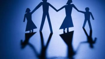 دعوة لتكامل الأسرة والإعلام في مواجهة التحديات الأخلاقية.. تفاصيل دعوة لتكامل الأسرة والإعلام في مواجهة التحديات الأخلاقية.. تفاصيل