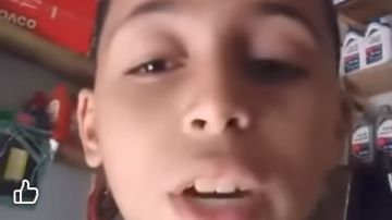 وجع الحاجة.. طفل ساقلتة يناشد المواطنين بشراء الزيت لمساعدة والده وجع الحاجة.. طفل ساقلتة يناشد المواطنين بشراء الزيت لمساعدة والده