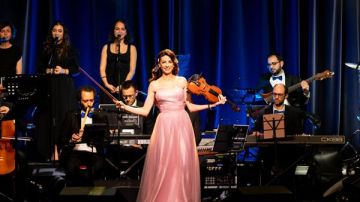 أوركسترا مزيكا تحيي روائع فيروز وأم كلثوم ووردة على مجموعة من أهم مسارح أوروبا أوركسترا مزيكا تحيي روائع فيروز وأم كلثوم ووردة على مجموعة من أهم مسارح أوروبا