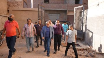 استعدادا لتحويله نموذجيا للحرف التراثية.. محافظ أسيوط يتفقد مركز خان الخليلي بالفتح