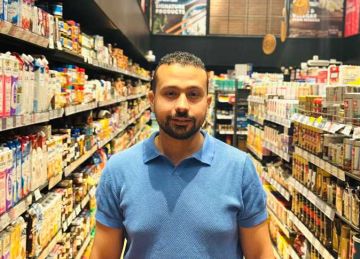 عضو بـ غرفة القاهرة التجارية يحذر من أساليب تحايل جديدة لتهريب السلع ويطالب بتشديد الرقابة على الشحنات الشخصية 