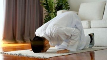 ما حكم قراءة سورة السجدة في صلاة صبح الجمعة؟ ما حكم قراءة سورة السجدة في صلاة صبح الجمعة؟