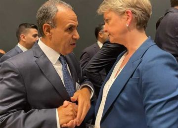 وزير الخارجية يؤكد الحرص على تطوير العلاقات الثنائية بين مصر والمملكة المتحدة