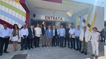 وزيرا الزراعة والشؤون النيابية يتفقدان تجربة السوق التعاوني في باري بإيطاليا