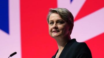 وزيرة الخارجية البريطانية: حصار إسرائيل لغزة عار أخلاقي وزيرة الخارجية البريطانية: حصار إسرائيل لغزة عار أخلاقي