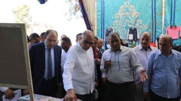 محافظ المنيا يفتتح معرض أهلا مدارس بقرية قلندول بتخفيضات تصل إلى 30 