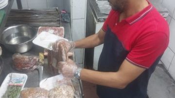 تحرير 24 محضرا والتحفظ على مواد غذائية ومشروبات منتهية الصلاحية ببني سويف