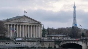 تخفيض تصنيف فرنسا الائتماني مجددا وتصاعد المخاوف بشأن الوضع المالي تخفيض تصنيف فرنسا الائتماني مجددا وتصاعد المخاوف بشأن الوضع المالي