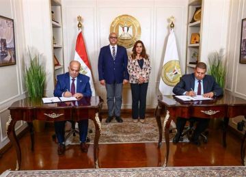 توقيع عقد خدمات الجمع والكنس والغسيل لشوارع شبرا الخيمة والخصوص في القليوبية توقيع عقد خدمات الجمع والكنس والغسيل لشوارع شبرا الخيمة والخصوص في القليوبية