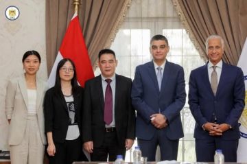 رئيس المصرية للشراء الموحد يستقبل وفد DAVID الصينية المتخصصة في الحضانات وأجهزة رعاية الأطفال رئيس المصرية للشراء الموحد يستقبل وفد DAVID الصينية المتخصصة في الحضانات وأجهزة رعاية الأطفال