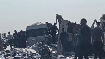 رزم ورق على الأسفلت.. ننشر صور تصادم 3 سيارات بالطريق السياحي بالمنيب