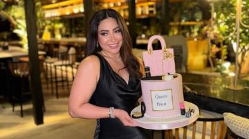 إطلالة أنيقة.. بوسي تخطف الأنظار في عيد ميلادها