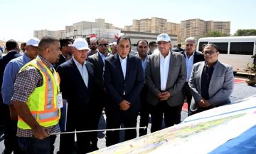 رئيس الوزراء يتابع سير الأعمال بمحطة الأتوبيس الترددي بتقاطع طريقي الفيوم مع الواحات