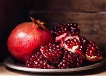 رمز للخصوبة والصحة.. 8 أسباب تدفعك لتناول الرمان يوميا