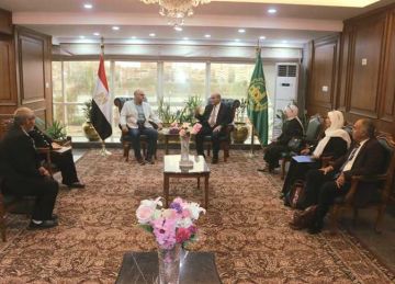 محافظ القليوبية يبحث مع رئيس الهيئة العامة لتعليم الكبار تنفيذ برامج محو الأمية