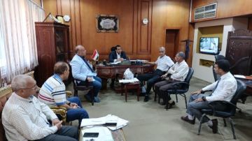 نائب محافظ قنا يناقش الخطة التأهيلية للشباب بمركز التدريب