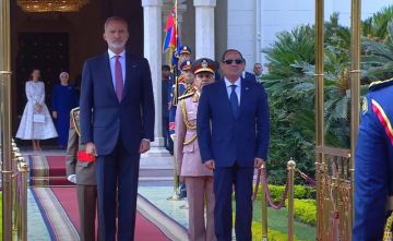 الرئيس السيسي وملك إسبانيا يستعرضان حرس الشرف الرئيس السيسي وملك إسبانيا يستعرضان حرس الشرف
