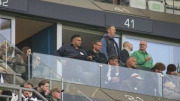 بعد ارتباط اسمه بالأهلي.. توماسبيرج يحضر مباراة شتشيتشين وليجا وارسو بالدوري البولندي