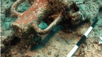 فصل تاريخي جديد.. الكشف عن شواهد أثرية تؤكد وجود ميناء قديم مغمور بالمياه في الإسكندرية فصل تاريخي جديد.. الكشف عن شواهد أثرية تؤكد وجود ميناء قديم مغمور بالمياه في الإسكندرية