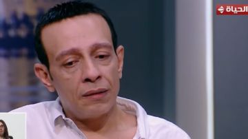 بكاء محمد عبدالحافظ بسبب تذكره رحيل والده المخرج إسماعيل عبد الحافظ.. وعمرو الليثي : شوفت البر الحقيقي منك