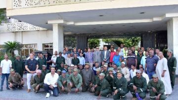 محافظ الأقصر يكرم عمال النظافة تقديرا لجهودهم في إنجاح زيارة ملك إسبانيا محافظ الأقصر يكرم عمال النظافة تقديرا لجهودهم في إنجاح زيارة ملك إسبانيا