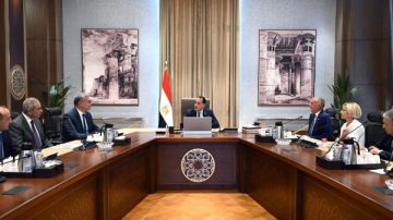 مدبولي يبحث مع رئيس وزراء هولندا سبل تعزيز العلاقات الثنائية والتعاون الاقتصادي مدبولي يبحث مع رئيس وزراء هولندا سبل تعزيز العلاقات الثنائية والتعاون الاقتصادي