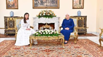 السيدة انتصار السيسي تستقبل ملكة إسبانيا وتصف اللقاء بـ الودي والإنساني 