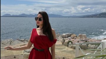 بفستان أحمر أنيق.. أحدث ظهور لـ أسما إبراهيم