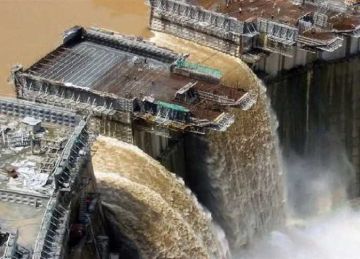 عباس شراقي: افتتاح سد النهضة تم بتوربينات متوقفة و4 بوابات مفتوحة مع الممر الأوسط