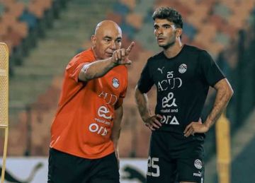 في ناس عايزين يهدموا منتخب مصر .. نجم الأهلي السابق يدافع عن حسام حسن في ناس عايزين يهدموا منتخب مصر .. نجم الأهلي السابق يدافع عن حسام حسن