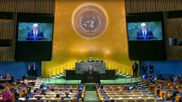 مغادرة الوفود الدبلوماسية لقاعة الأمم المتحدة قبيل إلقاء خطاب نتنياهو