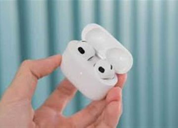  هتدمر دماغك وتجهد قلبك .. مخاطر جسيمة تسببها سماعات الأذن عند الإفراط في استخدامها