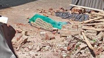 وفاة سيدة سقطت عليها بلكونة عقار في حدائق القبة صور