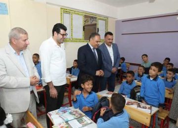 احتفالا بالعيد القومي.. محافظ الشرقية يفتتح مدرستين بمركز أبوحماد احتفالا بالعيد القومي.. محافظ الشرقية يفتتح مدرستين بمركز أبوحماد