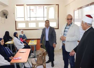 خلال جولة بالمعاهد الأزهرية.. محافظ القليوبية لطلاب الأزهر: كونوا على قدر المسؤولية