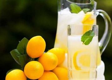  طلع بيضحك علينا .. الليمون ليس له علاقة بتهدئة الأعصاب وهذا المشروب يتفوق عليه