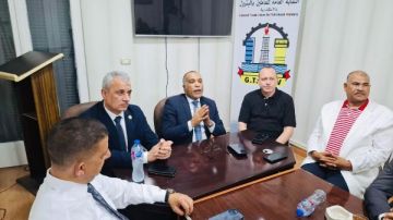 عباس صابر يلتقي نقابيي الإسكندرية.. ويؤكد: عمال البترول في قلب الأولويات