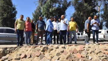 محافظ أسيوط يتفقد أعمال فتح محور مروري جديد بمنطقة سيد محافظ أسيوط يتفقد أعمال فتح محور مروري جديد بمنطقة سيد