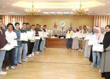 محافظ الشرقية يكرم 90 طالبا من أوائل شهادات الثانوية العامة والأزهرية والفنية والإعدادية